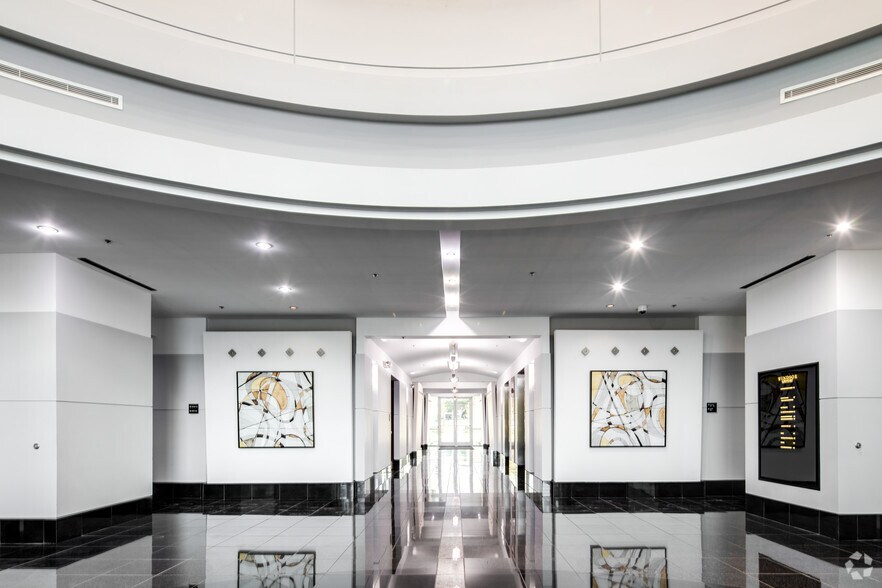 More Photos Of 2145 Metrocenter Blvd, Orlando Office For Lease