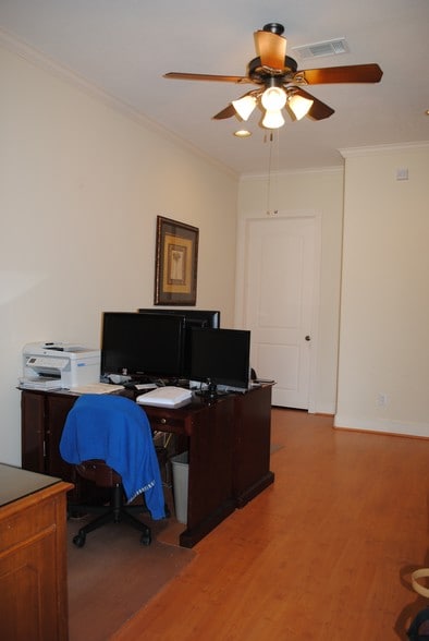 More Photos Of 12824 Willow Centre Dr, Houston Medical For Sale