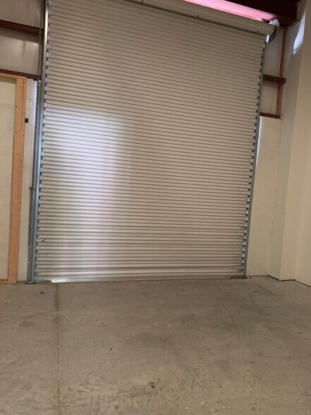 More Photos Of 5103 Lena Rd, Bradenton Light Distribution For Lease