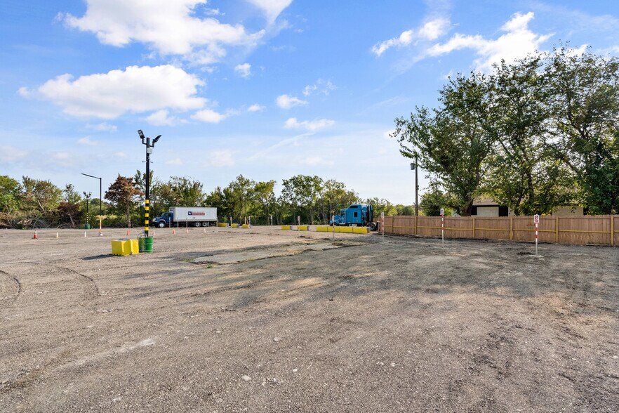 More Photos Of 1241 Narrow Ln, Red Oak Land For Sale