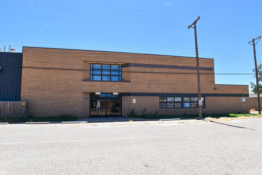 Primary Photo Of 3101 35th St, Lubbock Health Club For Sale