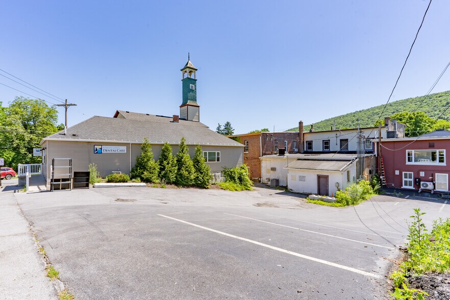 More Photos Of 24 Mill St, Naples Office For Lease