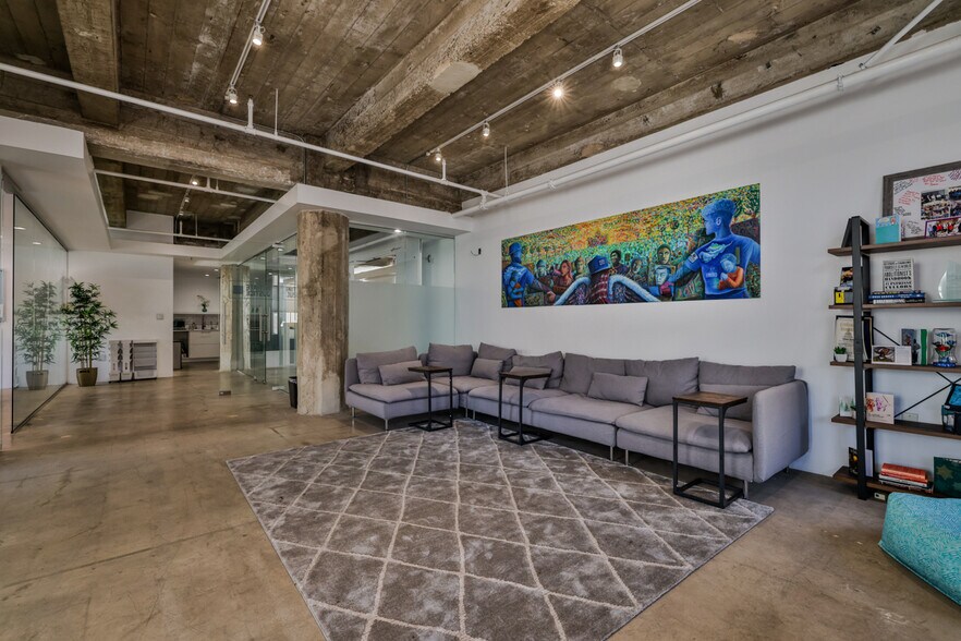 More Photos Of 742-748 S Hill St, Los Angeles Loft Creative Space For Lease
