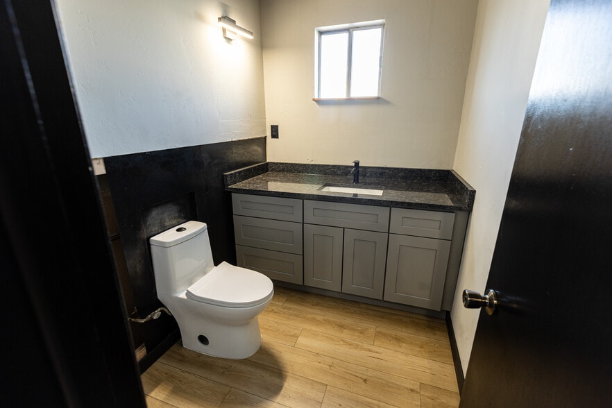 More Photos Of 612 S 9th St, Gunnison Industrial For Sale