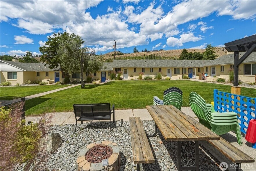 More Photos Of 315 W Gibson AVE, Chelan Apartments For Sale