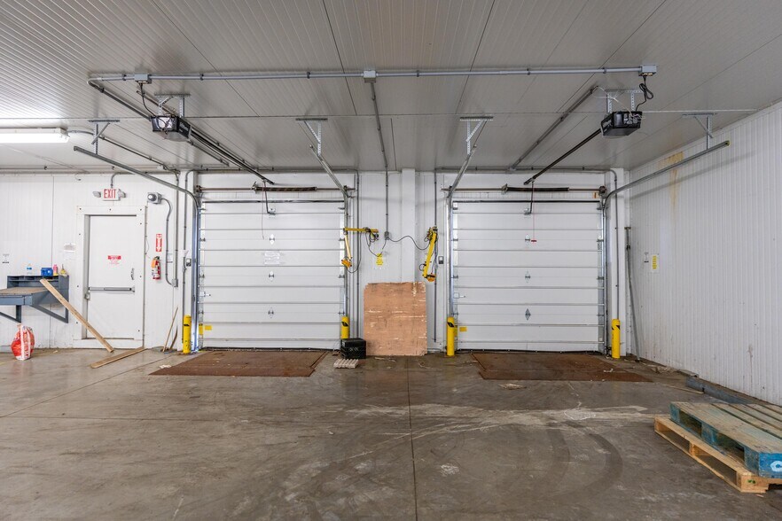 More Photos Of 2280 Deerfield Ave N, Dalton Industrial For Sale