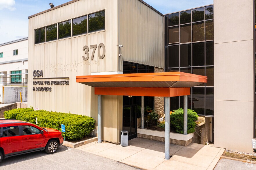 370 Reed Rd, Broomall, PA 19008 Office For Lease