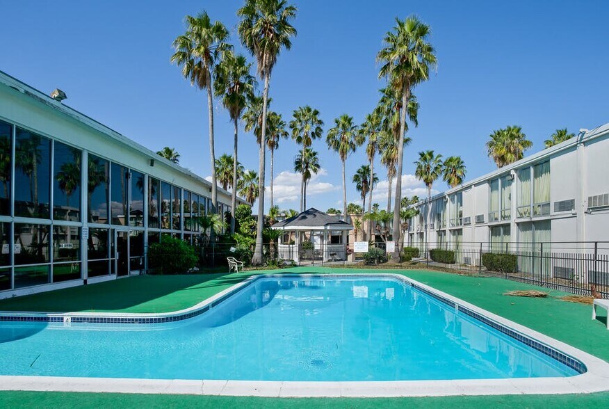 More Photos Of 910 Corn Products Rd, Corpus Christi Hotel For Sale