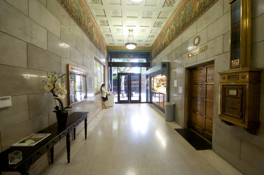 More Photos Of 101-117 W 9th St, Los Angeles Office For Lease