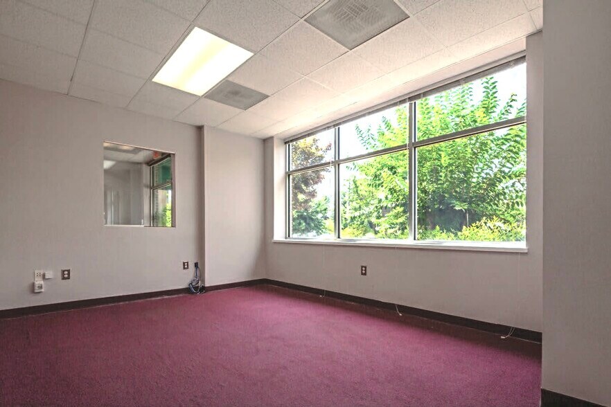 More Photos Of 100 Timberhill Pl, Chapel Hill Medical For Lease