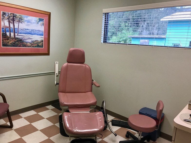 More Photos Of 305 S Childs St, Leesburg Medical For Sale