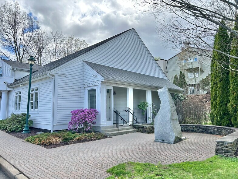 More Photos Of 33 Dale Rd, Avon Office For Lease