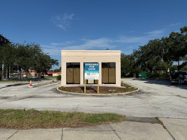 Primary Photo Of 209 S Cocoa Blvd, Cocoa Fast Food For Lease