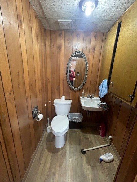 More Photos Of 4615 N Highway 71, Alma Freestanding For Sale