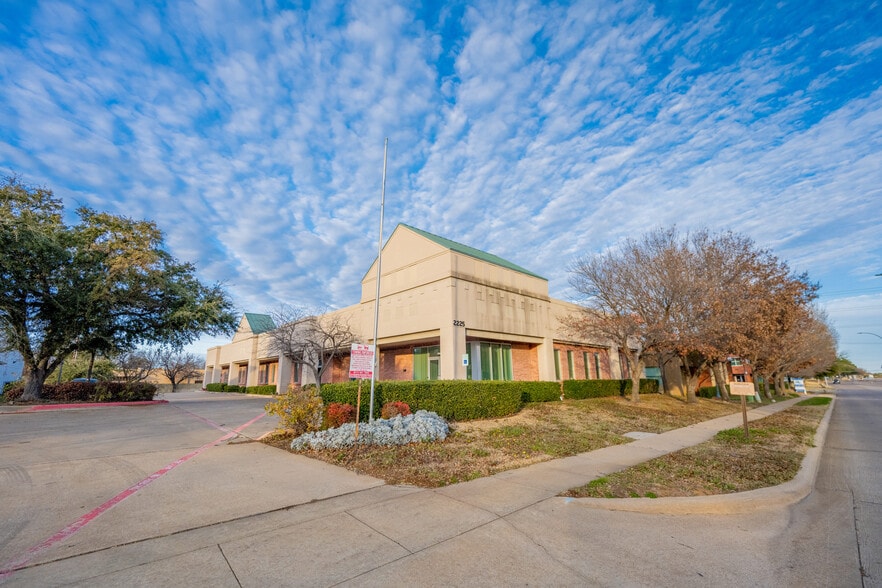 More Photos Of 2225 Avenue J, Arlington Office For Sale