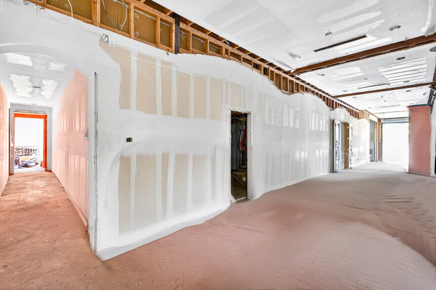 More Photos Of 1161 N Vermont Ave, Los Angeles General Retail For Lease