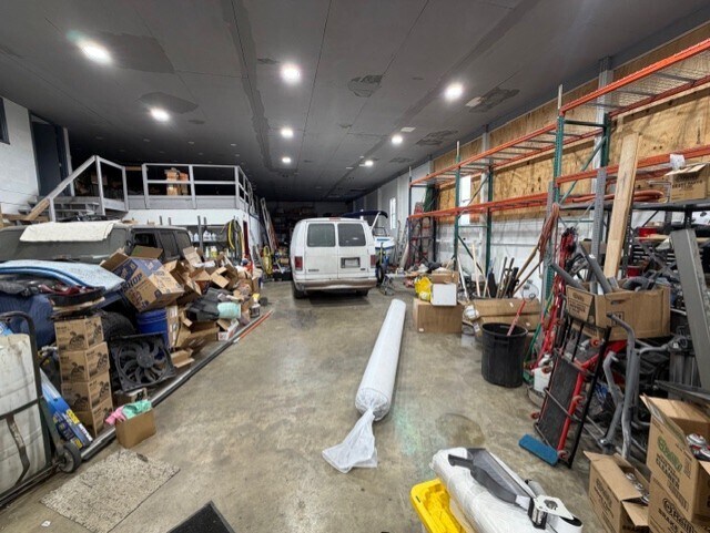 More Photos Of 10139 Kaw Dr, Edwardsville Warehouse For Lease