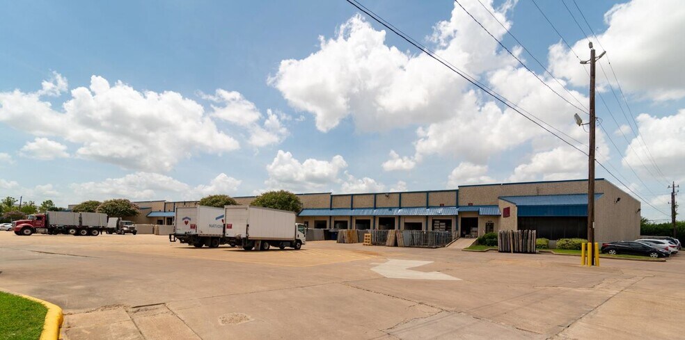 More Photos Of 8700 Clay Rd, Houston Unknown For Lease