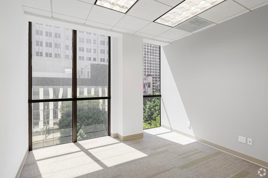 More Photos Of 835 Wilshire Blvd, Los Angeles Loft Creative Space For Lease