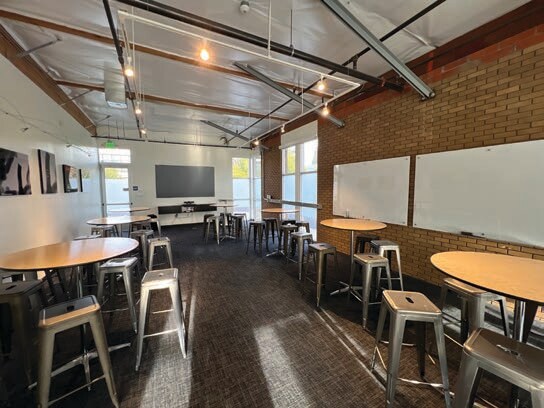 More Photos Of 2631 Hanover St, Palo Alto Flex For Lease