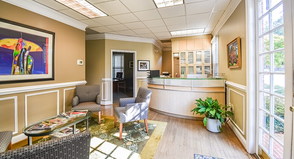 More Photos Of 10480-10486 Armstrong St, Fairfax Office For Sale