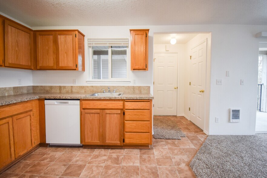 More Photos Of 8824-8828 SE Flavel St, Portland Apartments For Sale
