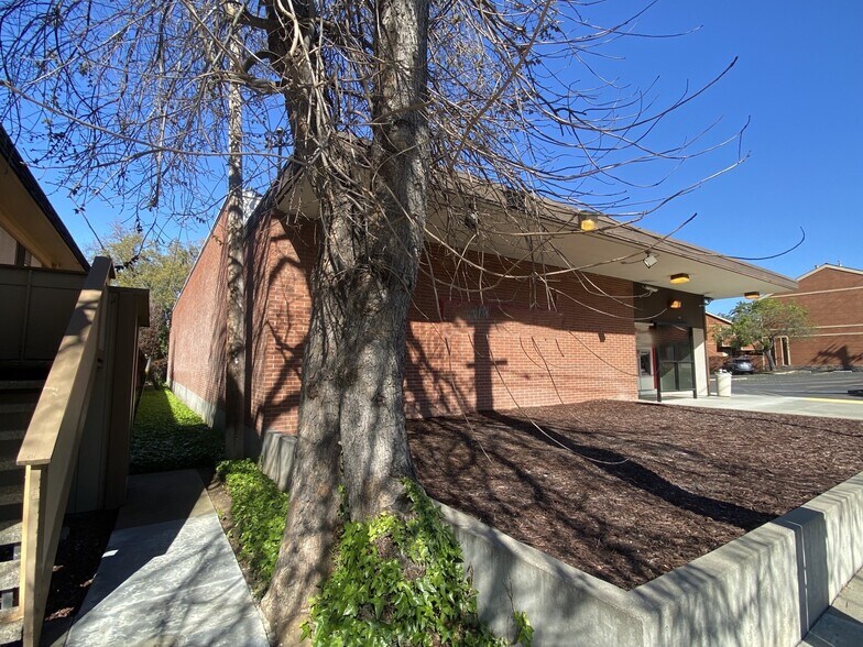 More Photos Of 901 Fremont Ave, Los Altos Bank For Sale