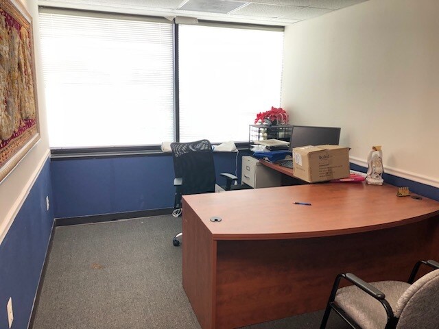 More Photos Of 46396 Benedict Dr, Sterling Office For Lease