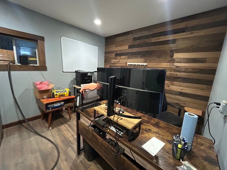 More Photos Of 6020 Dahlin Drive, Skokie Industrial For Sale