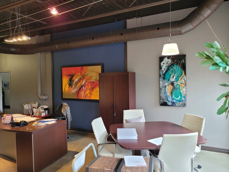 More Photos Of 10 Rue Gaston-Dumoulin, Blainville Light Distribution For Lease