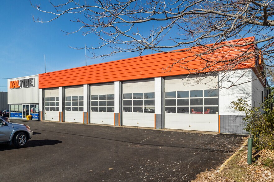 More Photos Of 425 Industrial Ave, Ottawa Auto Repair For Lease