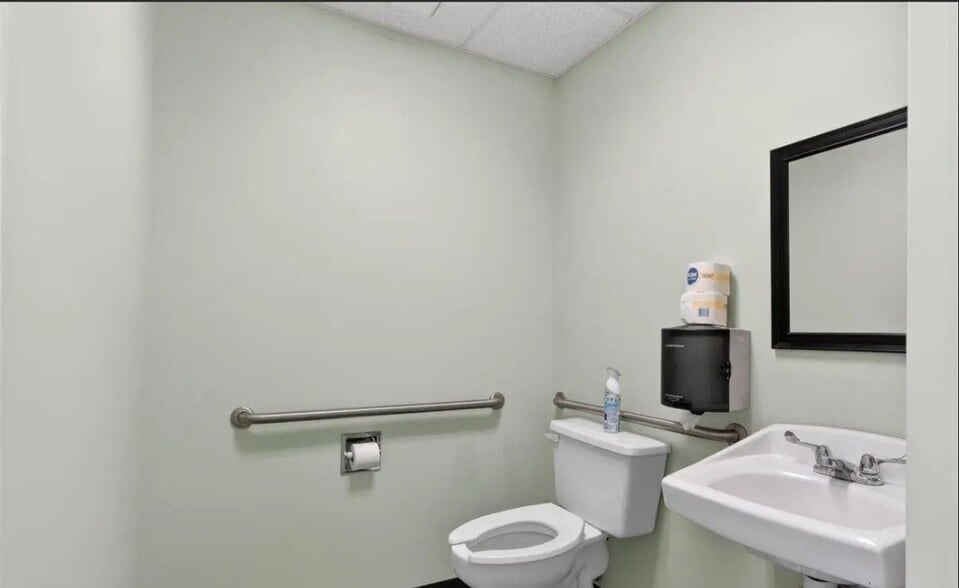 More Photos Of 3111 Normandy Dr, Springfield Office For Sale