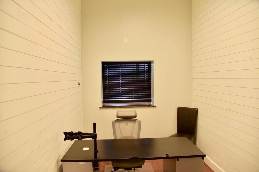 More Photos Of 102 E 6th Ave, Fort Pierre Office For Sale