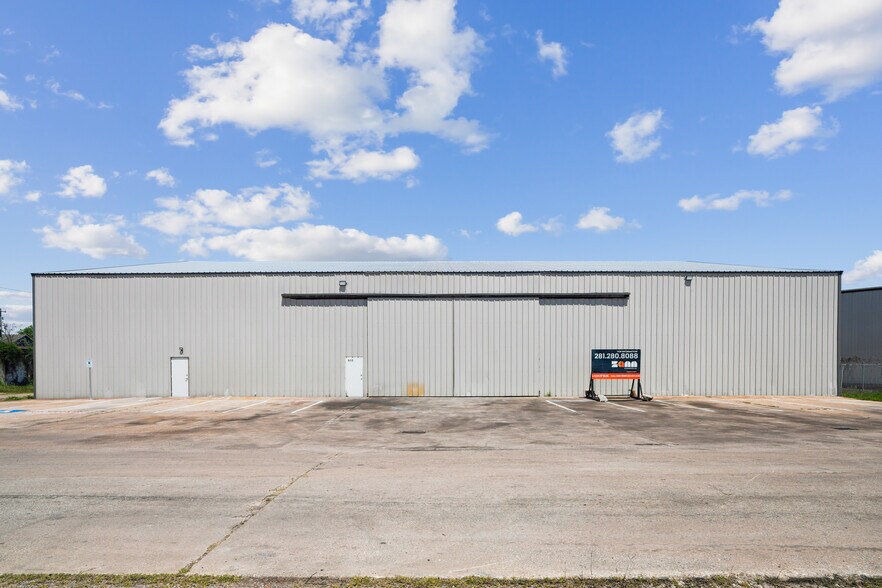 More Photos Of 813 Dumont St, South Houston Service For Sale
