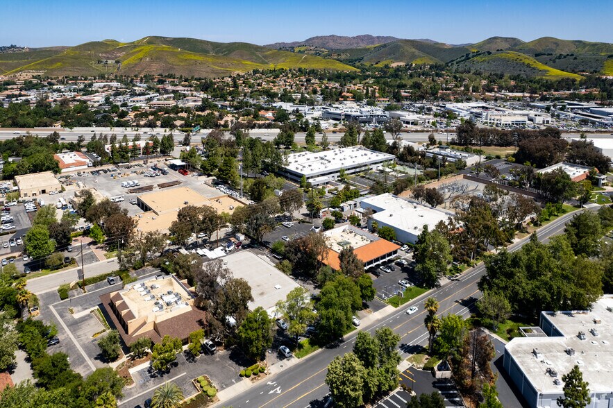 More Photos Of 2277 Townsgate Rd, Westlake Village Office For Lease