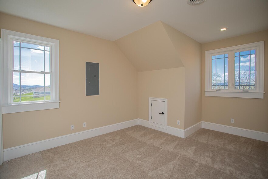 More Photos Of 243 Barrenridge rd, Staunton Specialty For Sale