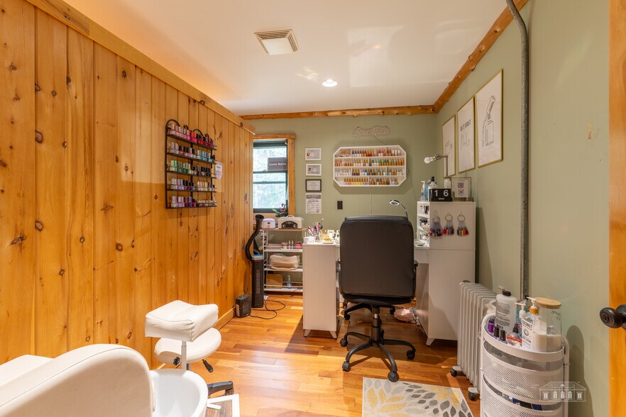More Photos Of 1915 Saranac Ave, Lake Placid General Retail For Sale