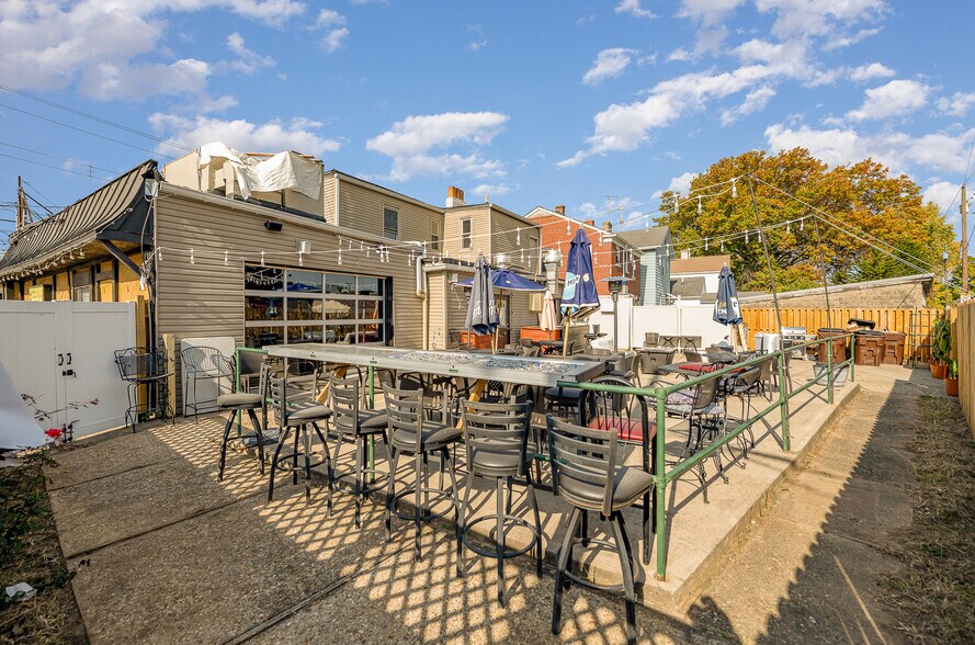 More Photos Of 3934-3938 Decoursey Ave, Covington Bar For Sale