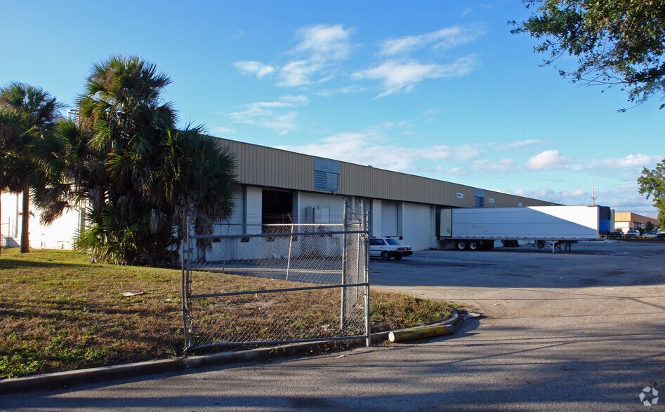 More Photos Of 3415 Bartlett Blvd, Orlando Manufacturing For Sale