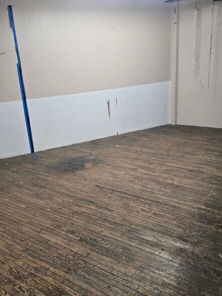 More Photos Of 1020 E 48th St, Brooklyn Warehouse For Lease