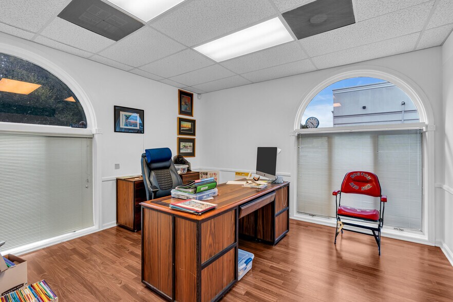 More Photos Of 309 Morris Ave, Spring Lake Office For Sale