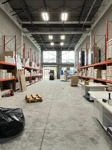 More Photos Of 10950-10952 Woodbine Av, Markham Showroom For Sale