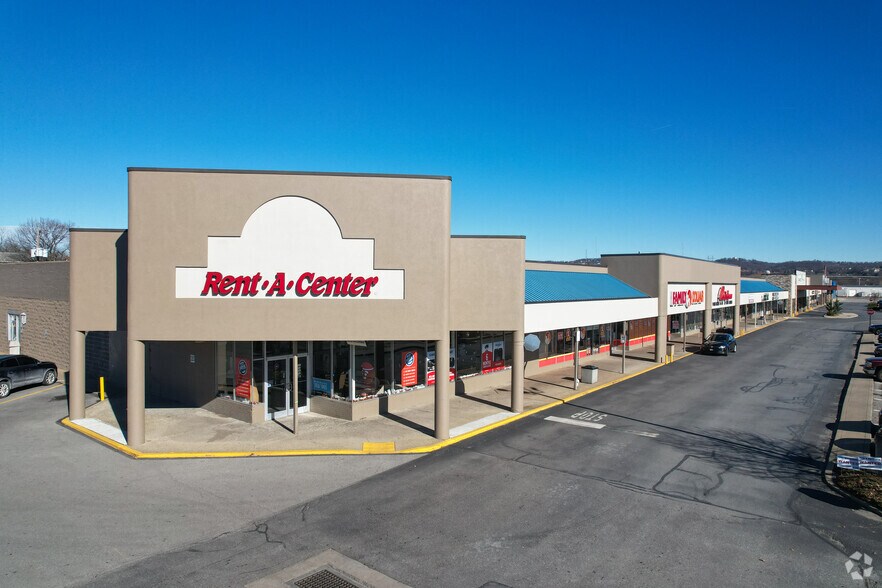 More Photos Of 136 McKees Rocks Plz, McKees Rocks Unknown For Lease