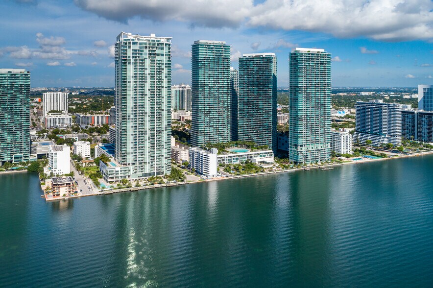 More Photos Of 2955 NE 7th Ave, Miami Storefront Retail Office For Sale