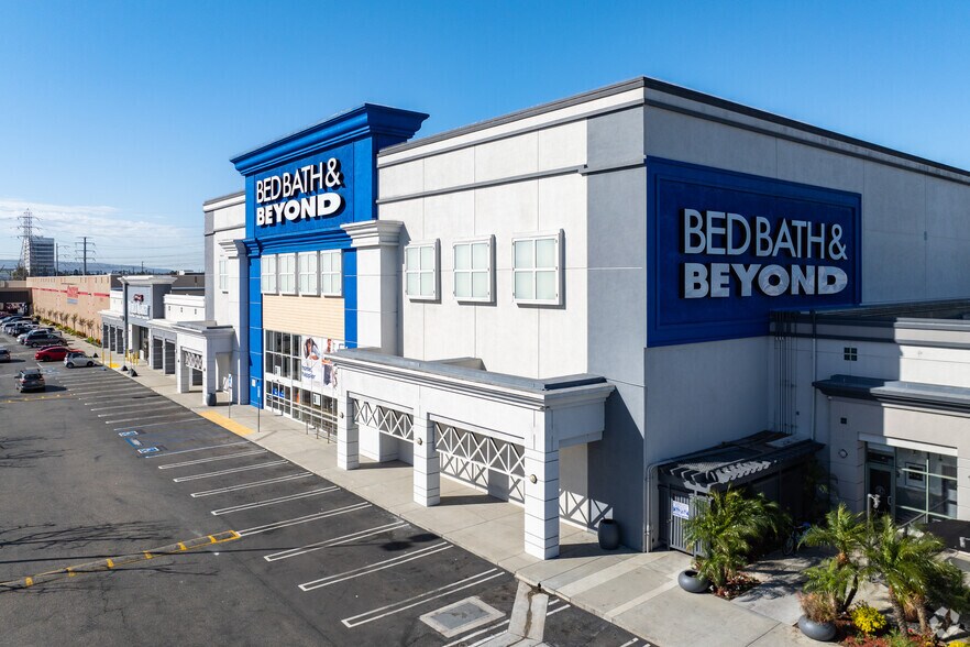 More Photos Of 14351 Hindry Ave, Hawthorne Freestanding For Lease