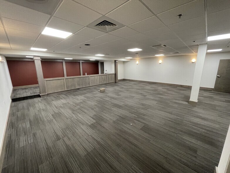 More Photos Of 2850-2860 Broadway St NE, Salem Medical For Lease