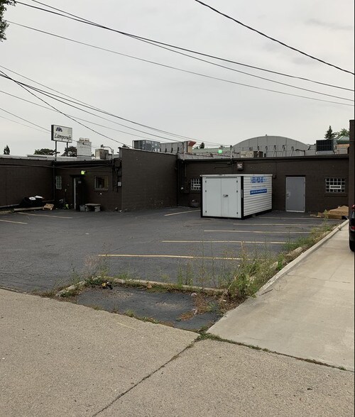 More Photos Of 32364-32376 Woodward Ave, Royal Oak Storefront For Lease