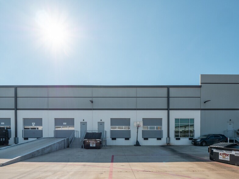 More Photos Of 3101 Eagles Nest St, Round Rock Flex For Lease