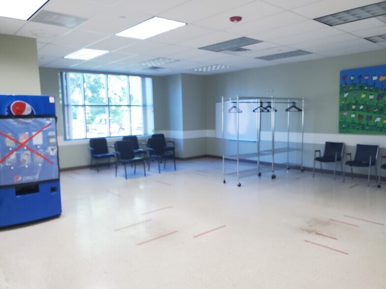 More Photos Of 3347 W 12th St, Erie Office For Lease