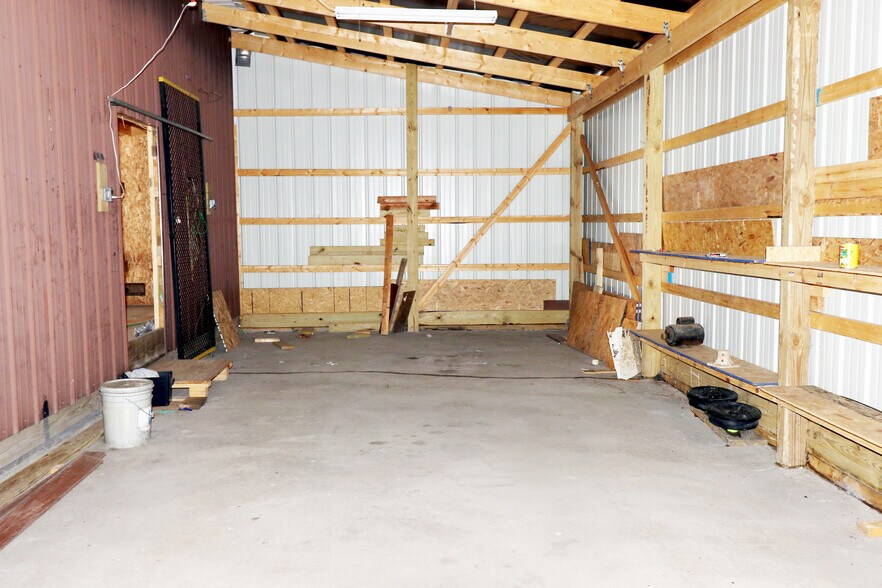 More Photos Of 165 Barbara St, Steubenville Warehouse For Lease